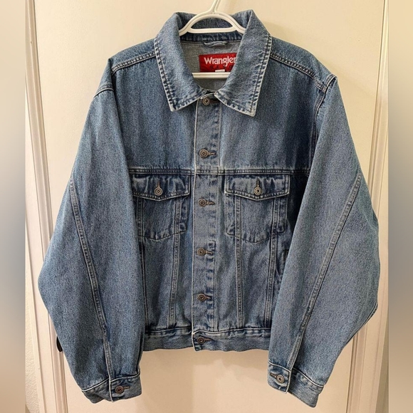 Wrangler Other - Wrangler Hero Vintage Denim Blue Jean Trucker Jacket sz XL